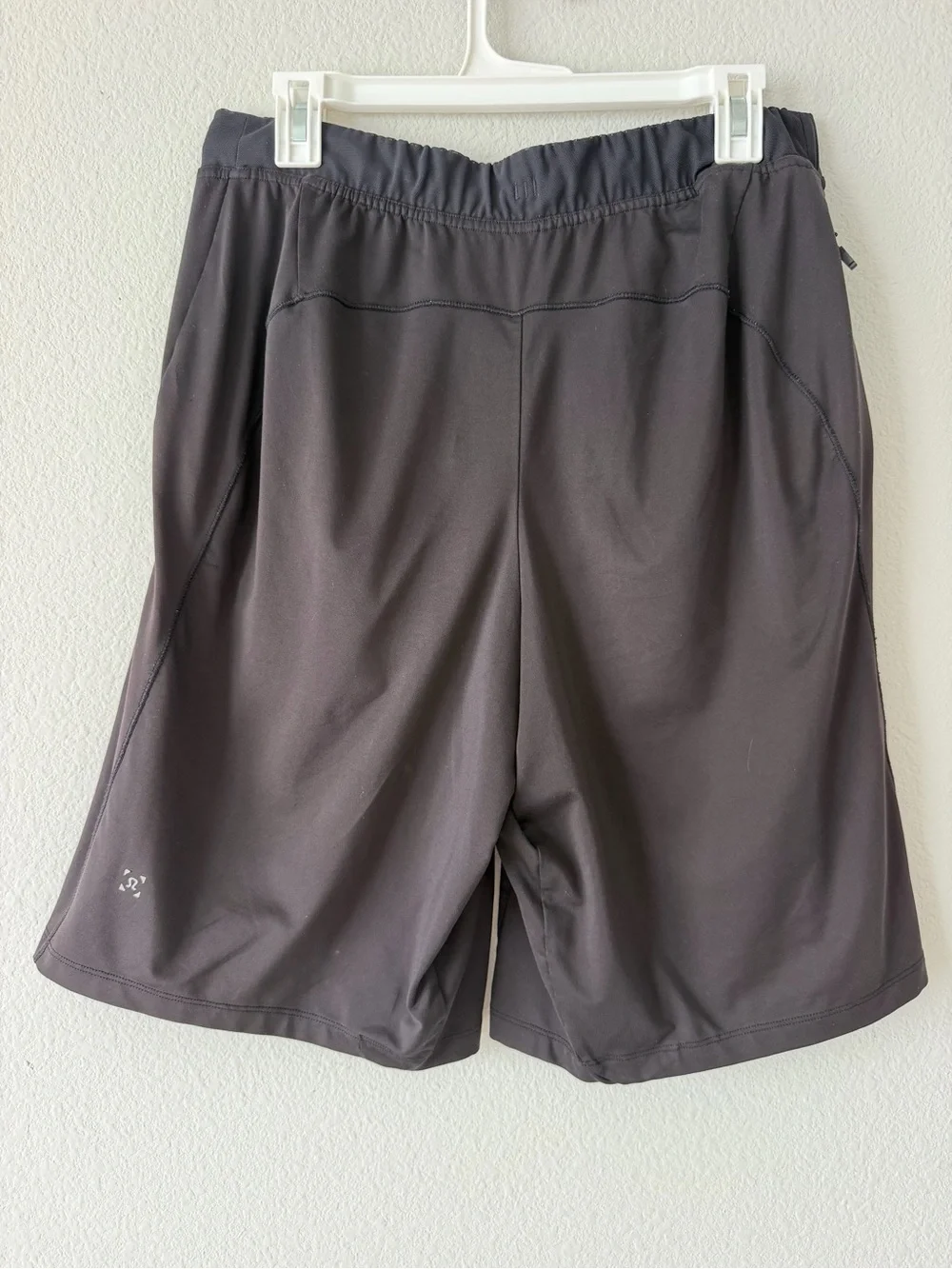 Lululemon Men’s Athletic Shorts Size L Black Drawstring Zip Pocket Training Gym